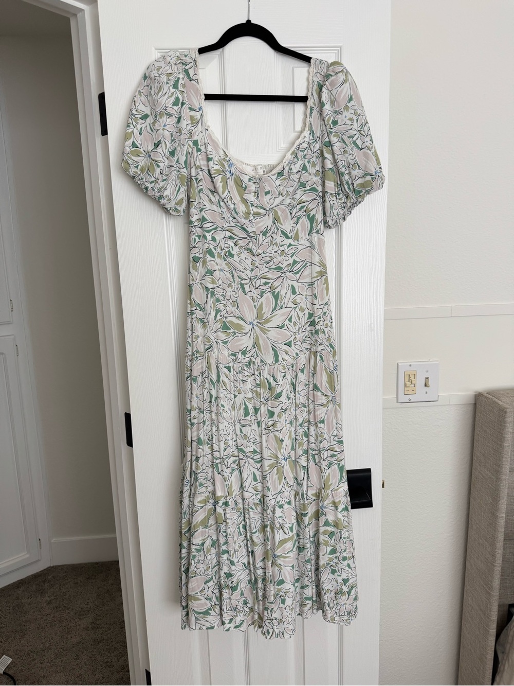 Astr Floral Midi Dress in Light Green and Cream